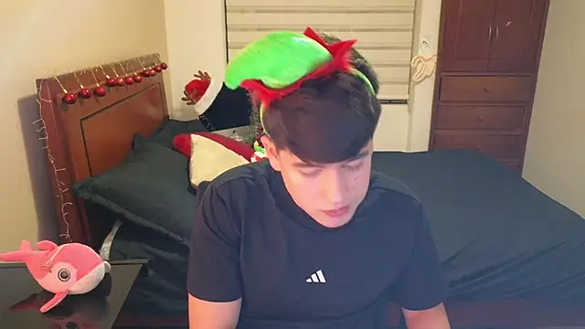 Snapshot of tightncuteass chatting on November 8, 12:55 am tightncuteass online show from November 8, 12:55 am