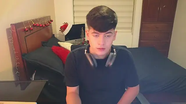 Snapshot of tightncuteass chatting on November 15, 10:48 pm tightncuteass online show from November 15, 10:48 pm