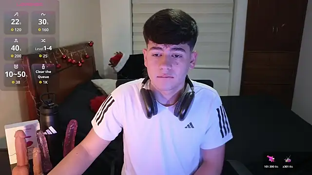 Snapshot of tightncuteass chatting on November 30, 12:36 am tightncuteass online show from November 30, 12:36 am