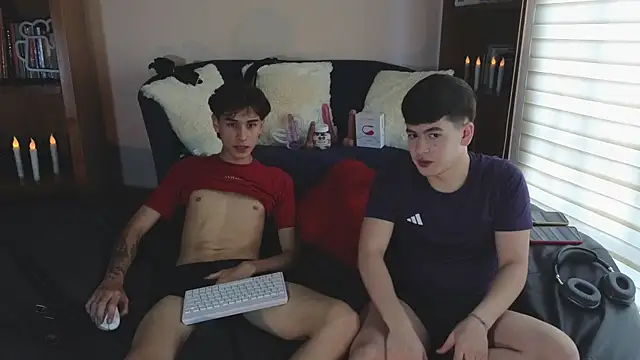 Snapshot of tightncuteass chatting on December 5, 3:09 pm tightncuteass online show from December 5, 3:09 pm