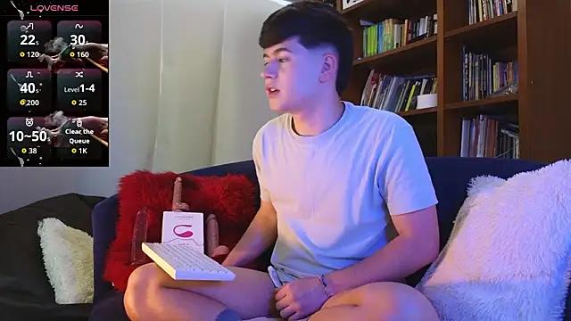 tightncuteass online show from March 28, 9:47 pm