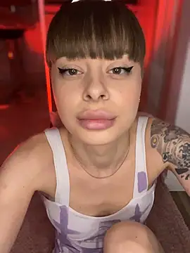 Snapshot of BabyBee_ chatting on October 31, 3:57 pm BabyBee online show from October 31, 3:57 pm