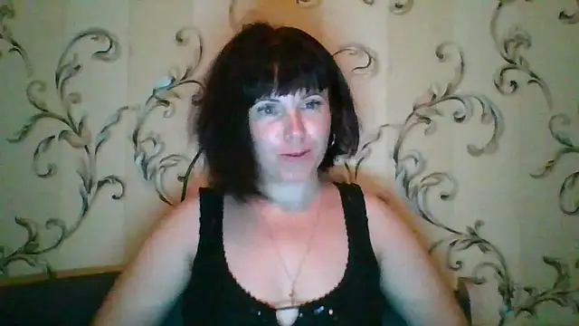 Snapshot of SecretSienna_ chatting on October 2, 8:27 pm SecretSienna online show from October 2, 8:27 pm