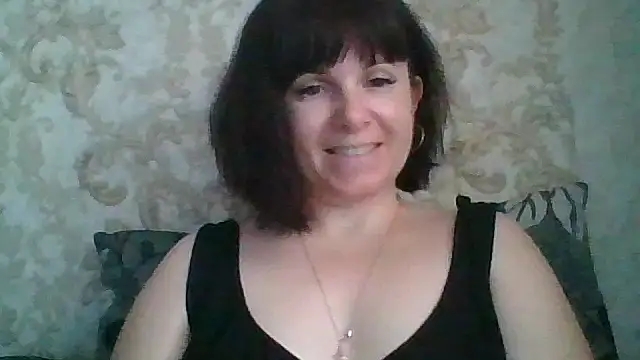 Snapshot of SecretSienna_ chatting on October 15, 8:47 am SecretSienna online show from October 15, 8:47 am
