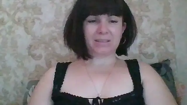 Snapshot of SecretSienna_ chatting on October 17, 8:06 am SecretSienna online show from October 17, 8:06 am