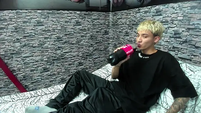 weesley boy online show from September 13, 9:47 pm