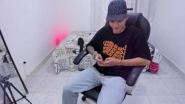 weesley boy online show from September 26, 4:16 am