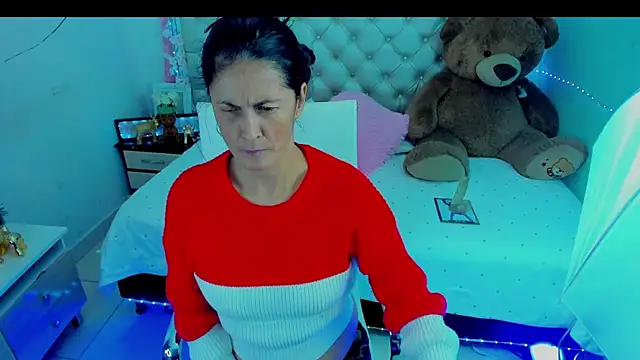 Snapshot of ZARAY_1118 chatting on September 19, 12:23 am ZARAY 1118 online show from September 19, 12:23 am