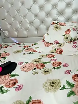 Snapshot of ZARAY_1118 chatting on November 21, 7:12 pm ZARAY 1118 online show from November 21, 7:12 pm