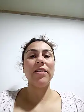 Snapshot of vanessa-titisM chatting on September 24, 5:11 am vanessa-titisM online show from September 24, 5:11 am