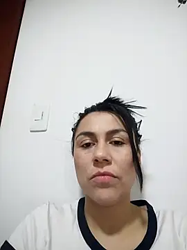 Snapshot of vanessa-titisM chatting on October 25, 4:42 am vanessa-titisM online show from October 25, 4:42 am