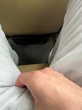 Snapshot of LAZ3R1 chatting on October 13, 8:58 am LAZ3R1 online show from October 13, 8:58 am