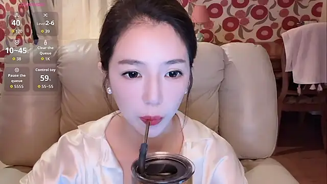 Snapshot of miss-lin chatting on October 6, 1:08 pm miss-lin online show from October 6, 1:08 pm