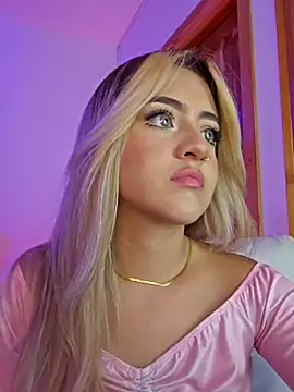 Snapshot of MaryMoon_ chatting on September 13, 2:11 am MaryMoon online show from September 13, 2:11 am