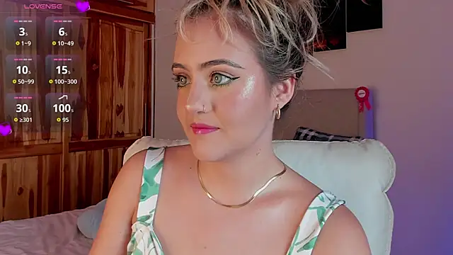 Snapshot of MaryMoon_ chatting on September 28, 9:31 pm MaryMoon online show from September 28, 9:31 pm