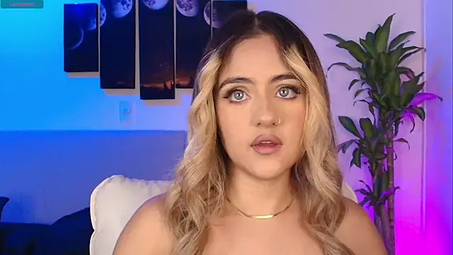 Snapshot of MaryMoon_ chatting on November 30, 1:53 am MaryMoon online show from November 30, 1:53 am