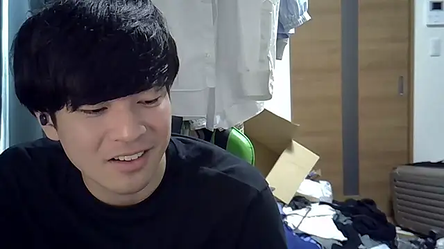 Snapshot of aokunvvv chatting on September 19, 5:09 am aokunvvv online show from September 19, 5:09 am