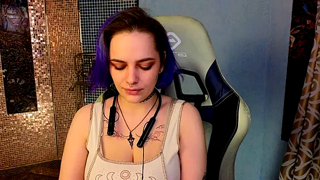 Snapshot of Eniferi chatting on November 30, 1:04 pm Eniferi online show from November 30, 1:04 pm