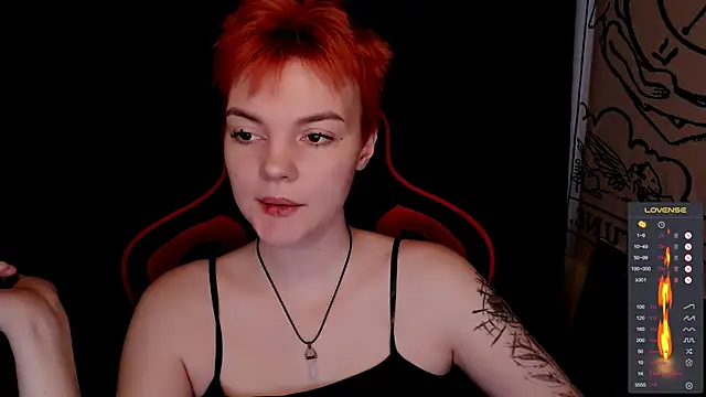 Snapshot of KrisNeal chatting on November 9, 9:07 am KrisNeal online show from November 9, 9:07 am