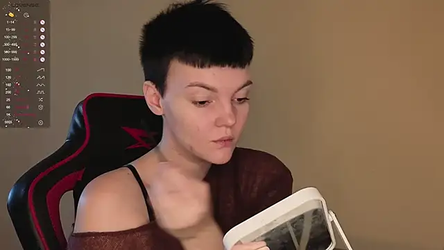 Snapshot of KrisNeal chatting on December 14, 9:14 am KrisNeal online show from December 14, 9:14 am