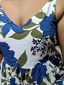 Snapshot of preethi-lovely chatting on November 21, 4:44 am preethi-lovely online show from November 21, 4:44 am