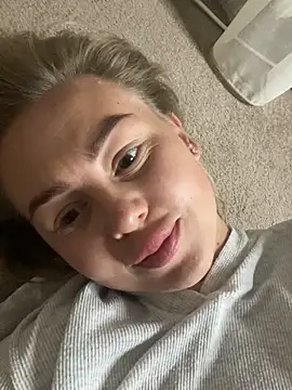 MartaLuna  online show from September 29, 8:02 pm