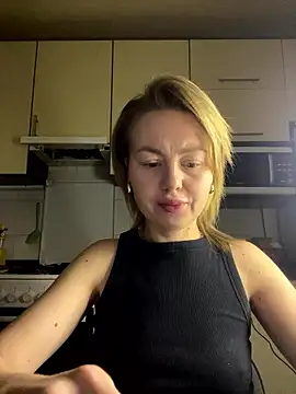 MartaLuna  online show from January 12, 7:19 pm