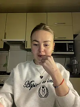 MartaLuna  online show from February 28, 6:42 pm