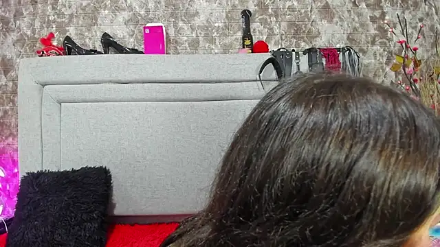 Snapshot of KatyVelvet chatting on November 20, 3:07 am KatyVelvet online show from November 20, 3:07 am