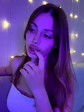 Elizabeth Tay online show from October 22, 5:34 pm