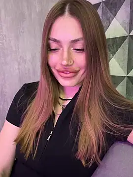 Elizabeth Tay online show from March 30, 6:53 pm