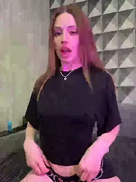 Elizabeth Tay online show from April 13, 6:46 pm