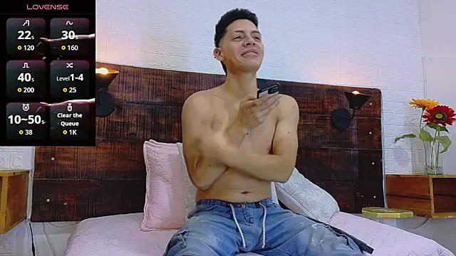 Snapshot of JhosuaVega chatting on October 3, 1:35 am JhosuaVega online show from October 3, 1:35 am