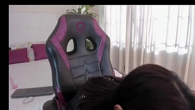 Snapshot of Diabla-09 chatting on October 8, 12:47 pm Diabla-09 online show from October 8, 12:47 pm