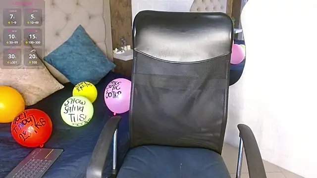 Snapshot of daphne_walton chatting on November 20, 10:59 am daphne walton online show from November 20, 10:59 am