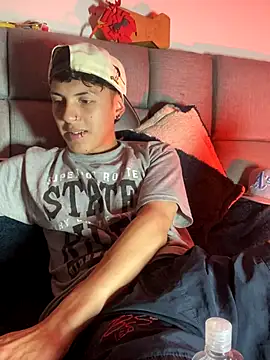 NaytonFreeman online show from December 15, 11:25 am