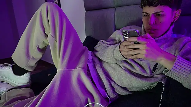 NaytonFreeman online show from January 18, 3:21 am