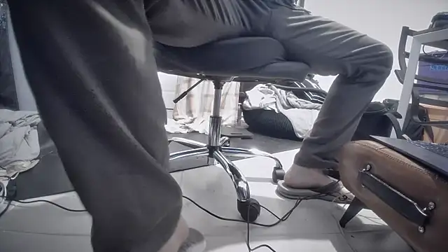 Snapshot of jasoncali305 chatting on November 22, 7:35 pm jasoncali305 online show from November 22, 7:35 pm