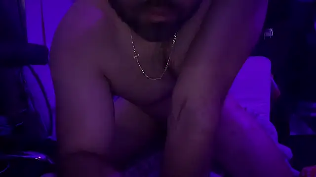 Snapshot of jasoncali305 chatting on November 23, 7:41 am jasoncali305 online show from November 23, 7:41 am