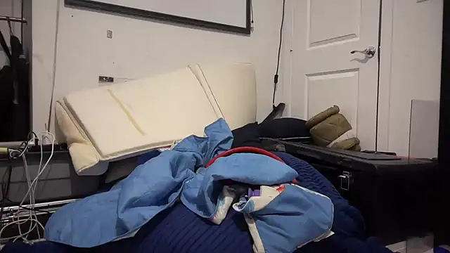 Snapshot of jasoncali305 chatting on November 29, 9:51 pm jasoncali305 online show from November 29, 9:51 pm