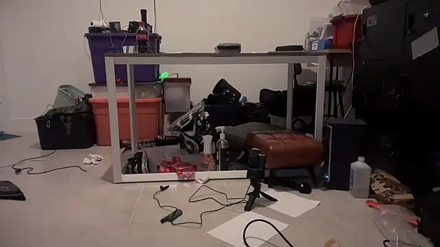 Snapshot of jasoncali305 chatting on December 5, 3:20 pm jasoncali305 online show from December 5, 3:20 pm