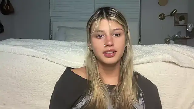 Snapshot of AnnGrayson chatting on November 17, 1:33 am AnnGrayson online show from November 17, 1:33 am