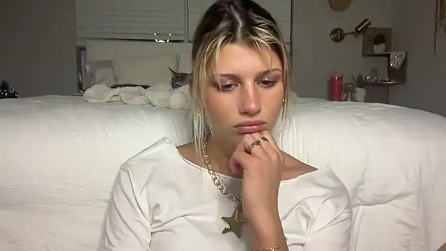 Snapshot of AnnGrayson chatting on November 24, 10:53 pm AnnGrayson online show from November 24, 10:53 pm