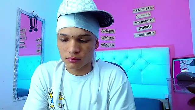 Snapshot of EL_VENEZOLANO_22CM chatting on October 26, 2:50 am EL VENEZOLANO 22CM online show from October 26, 2:50 am