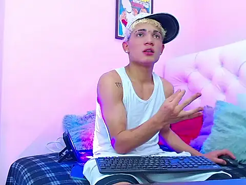 Snapshot of EL_VENEZOLANO_22CM chatting on November 9, 4:55 am EL VENEZOLANO 22CM online show from November 9, 4:55 am