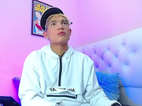 Snapshot of EL_VENEZOLANO_22CM chatting on November 11, 5:40 am EL VENEZOLANO 22CM online show from November 11, 5:40 am