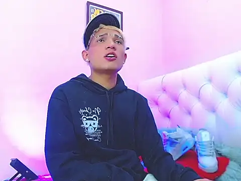 Snapshot of EL_VENEZOLANO_22CM chatting on November 12, 5:19 am EL VENEZOLANO 22CM online show from November 12, 5:19 am