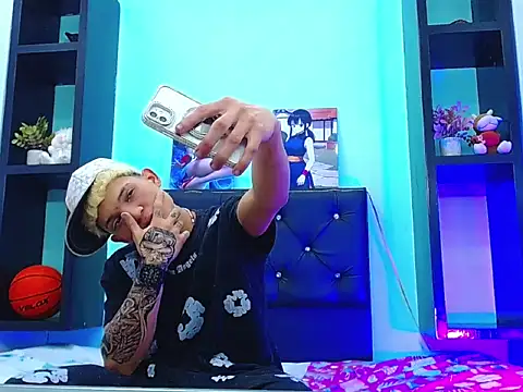 Snapshot of EL_VENEZOLANO_22CM chatting on November 23, 3:28 am EL VENEZOLANO 22CM online show from November 23, 3:28 am