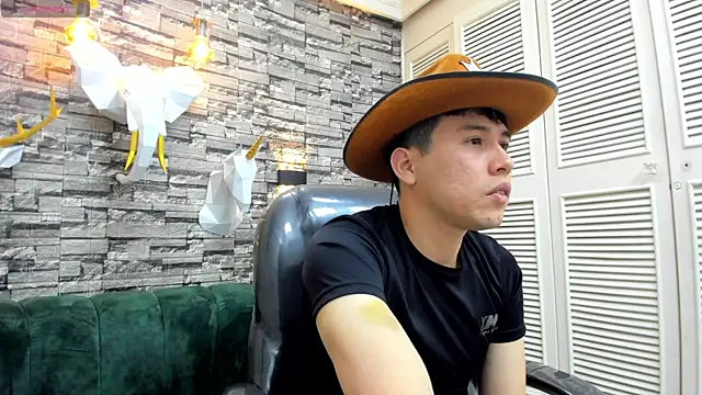 Nick Wolff online show from December 3, 4:09 am