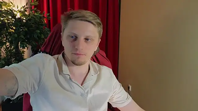 Snapshot of Vincent_Hardman chatting on November 13, 8:19 pm Vincent Hardman online show from November 13, 8:19 pm